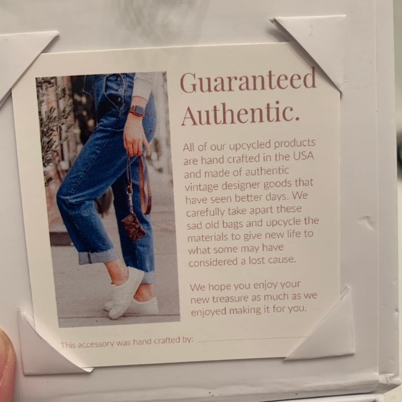 Louis Vuitton Damier Azur Apple Watch Bow Band - Picture 5 of 8